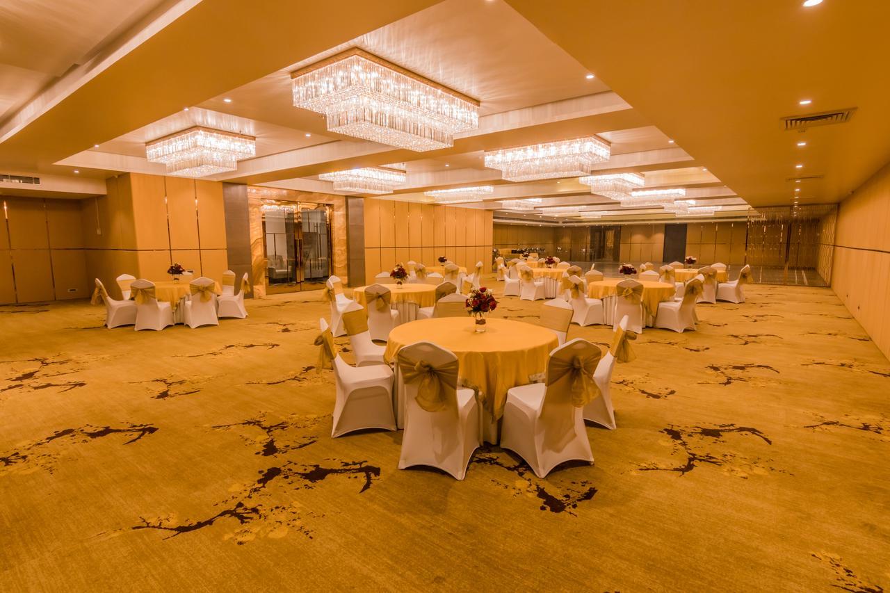Amara Gateway Hotel Moradabad Exterior photo